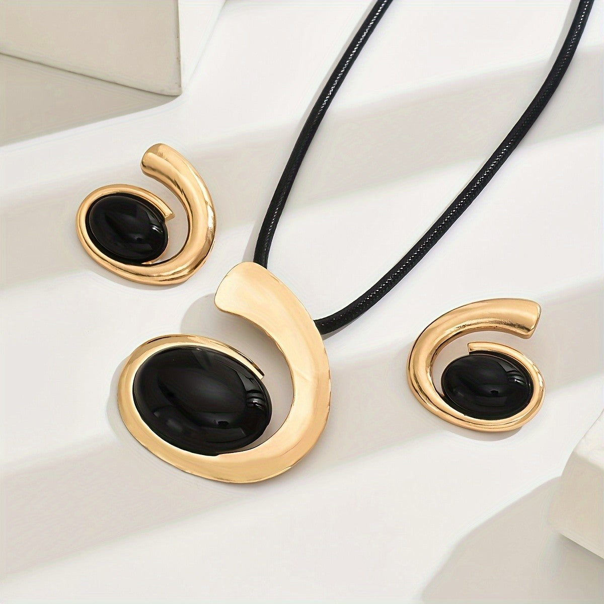<p>A luminous expression of modern refinement, designed to catch the light with subtle elegance. Its quiet radiance lends a sense of occasion to even the most understated ensemble.</p>