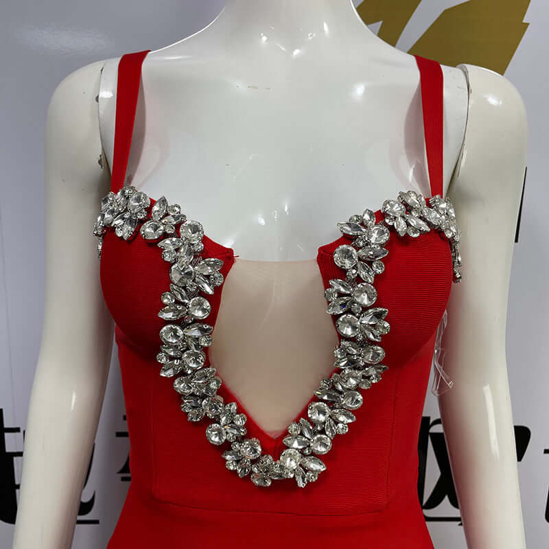 <p>Cut with fluid elegance, this silhouette glides through the evening with quiet confidence and an unmistakable sense of allure. Every movement reveals a refined presence that lingers long after the moment has passed.</p>