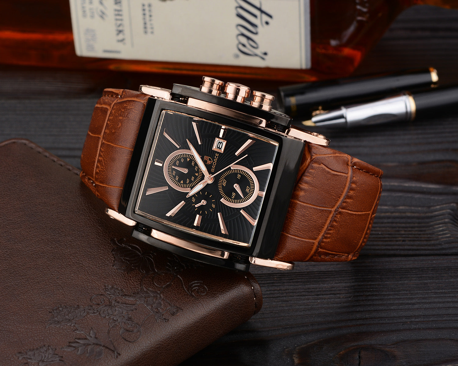 <p>A luminous expression of modern refinement, designed to catch the light with subtle elegance. Its quiet radiance lends a sense of occasion to even the most understated ensemble.</p>