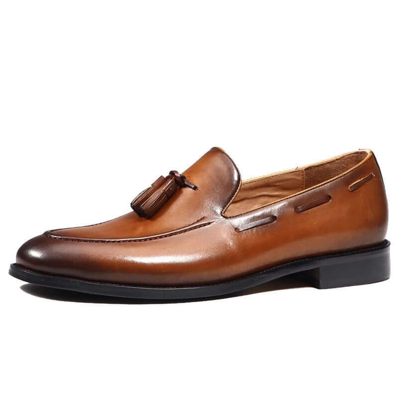 <p>Designed to move with confidence and grace, this style delivers a polished finish with enduring appeal. The silhouette feels timeless, elevated, and effortlessly poised.</p>