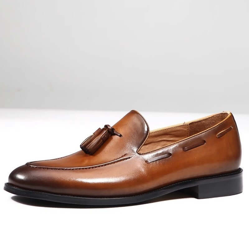 <p>Designed to move with confidence and grace, this style delivers a polished finish with enduring appeal. The silhouette feels timeless, elevated, and effortlessly poised.</p>