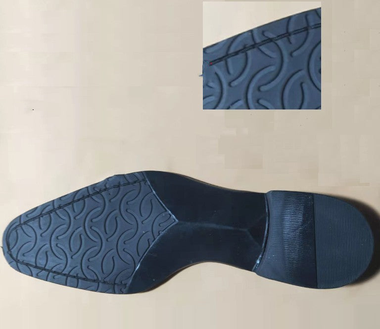 <p>Cut with fluid elegance, this silhouette glides through the evening with quiet confidence and an unmistakable sense of allure. Every movement reveals a refined presence that lingers long after the moment has passed.</p>